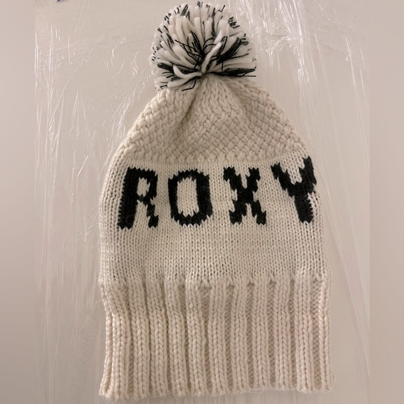 ROXY Tonic beanie. White and black. Used only once for a couple of hours. - Picture 1 of 6